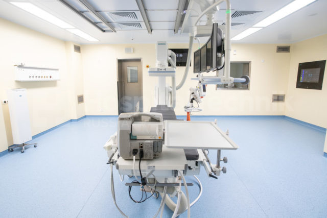 Рентгенографическая операционная в Федеральном центре сердечно-сосудистой хирургии в Хабаровске